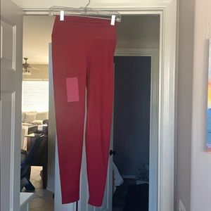 Workout leggings with pocket